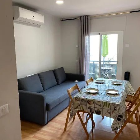 Estudis Laura Apartment *