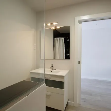 Estudis Laura Apartment *